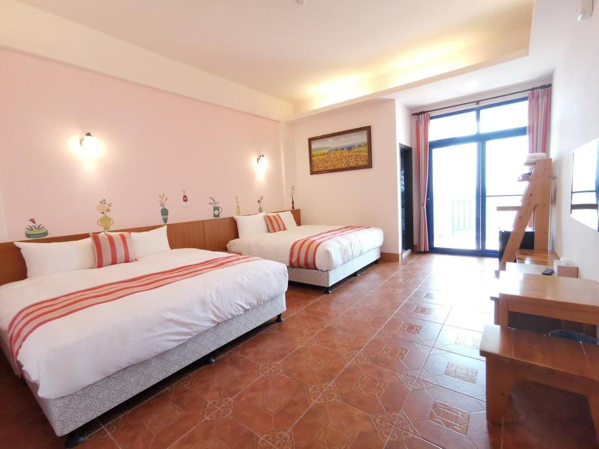 Love Ocean & Happy Bay Homestay Donggang Eksteriør billede
